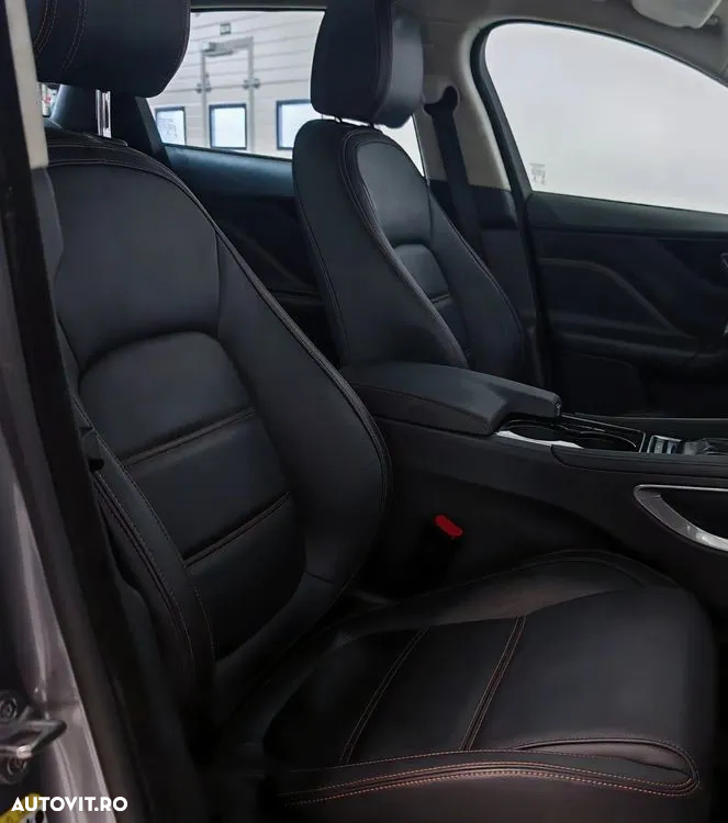 Jaguar F-Pace 20d AWD Aut. Prestige - 8