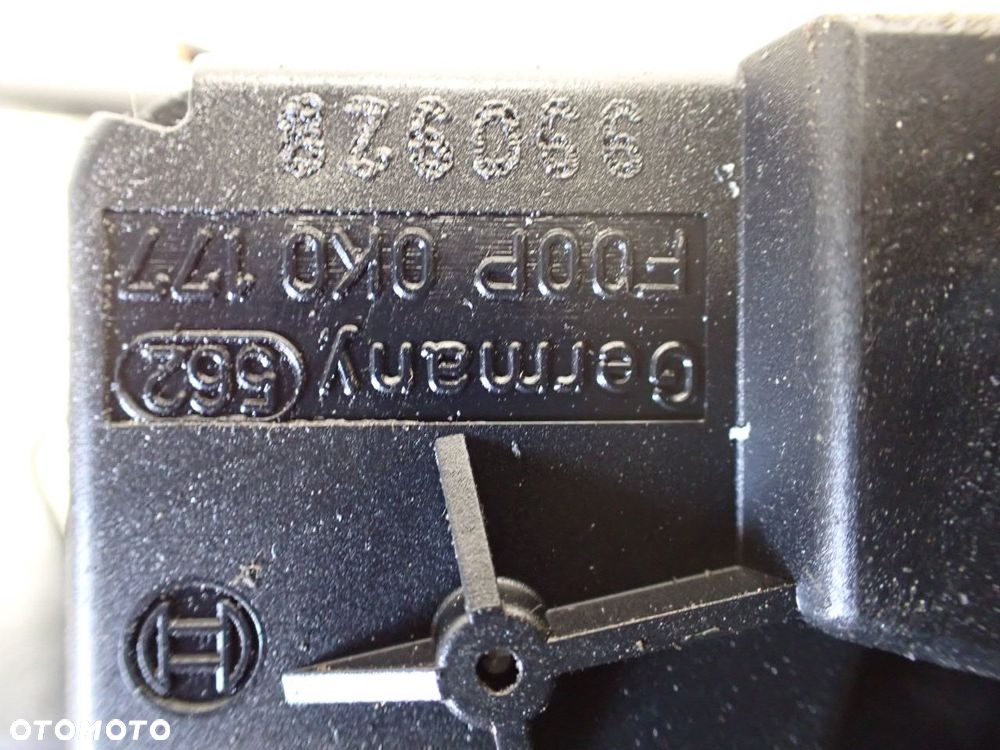 SILNICZEK WYCIERACZKI TYLNEJ BMW E46 1.9 69036679 - 9