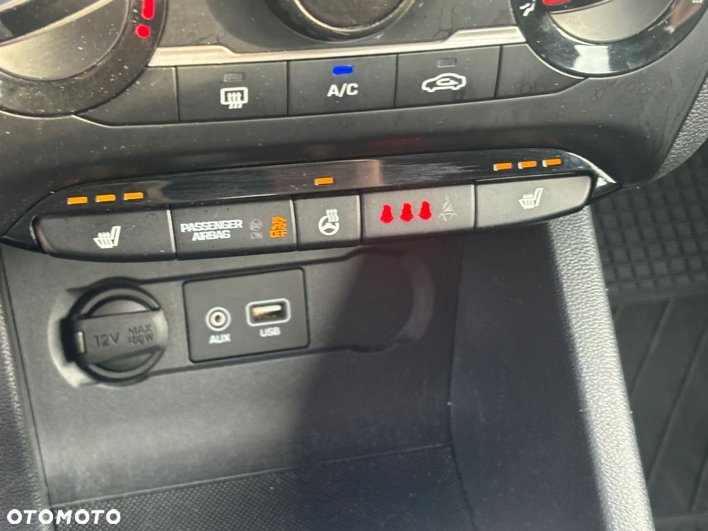 Hyundai i20 blue 1.2 Classic - 19