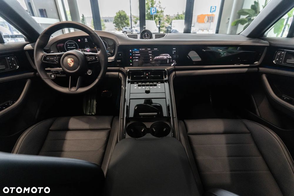 Porsche Panamera 4 E-Hybrid PHEV - 12