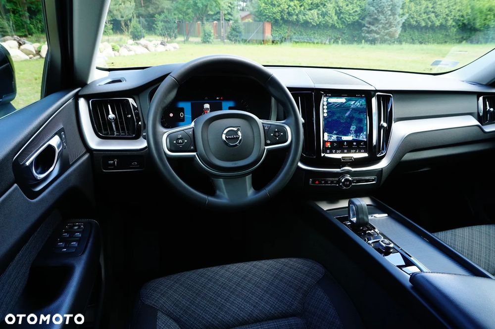 Volvo XC 60 B5 B AWD Momentum Pro - 38