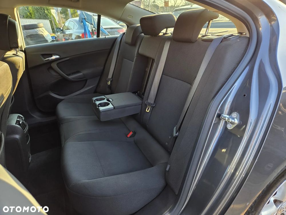 Opel Insignia - 21