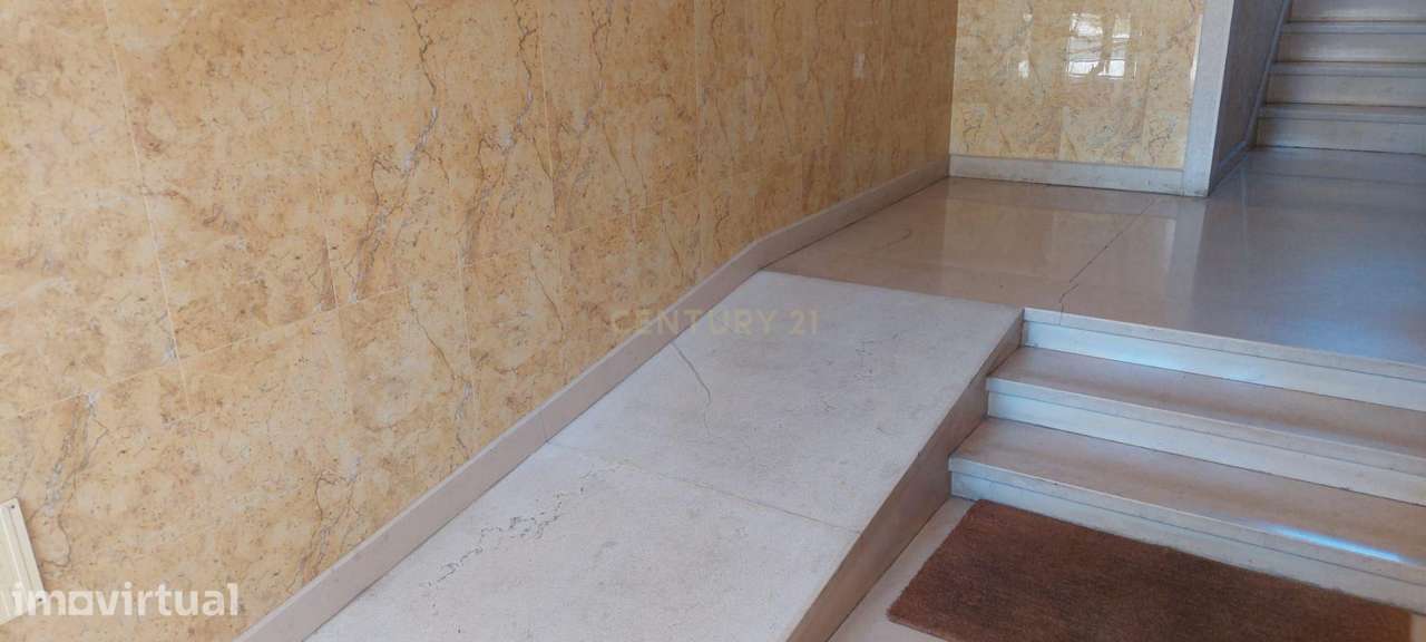Apartamento Moderno na Ramada para Arrendamento - Grande imagem: 3/36