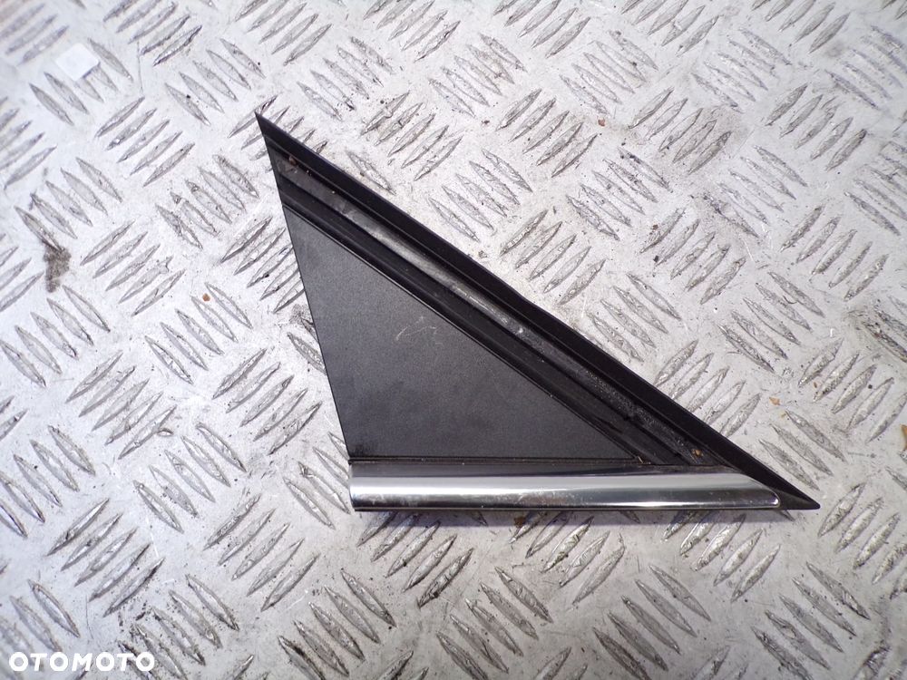 KROMKA TRÓJKĄT BŁOTNIKA PRAWY PRZÓD SKODA ENYAQ IV 5LA853274