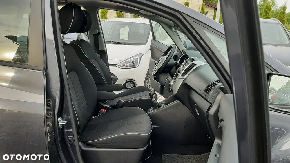 Kia Venga 1.4 CVVT Business Line - 19