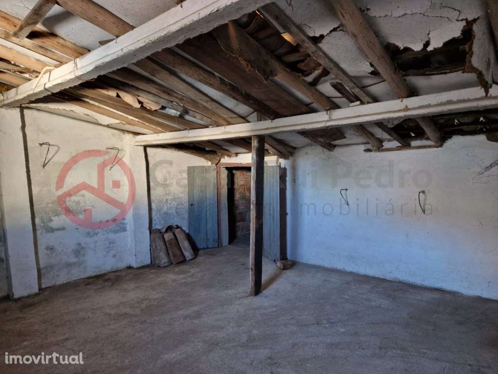 Moradia T2 com sótão e terraço - Grande imagem: 2/25