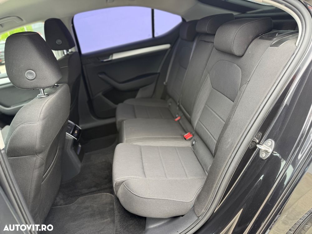 Skoda Superb 2.0 TDI DSG Active - 18