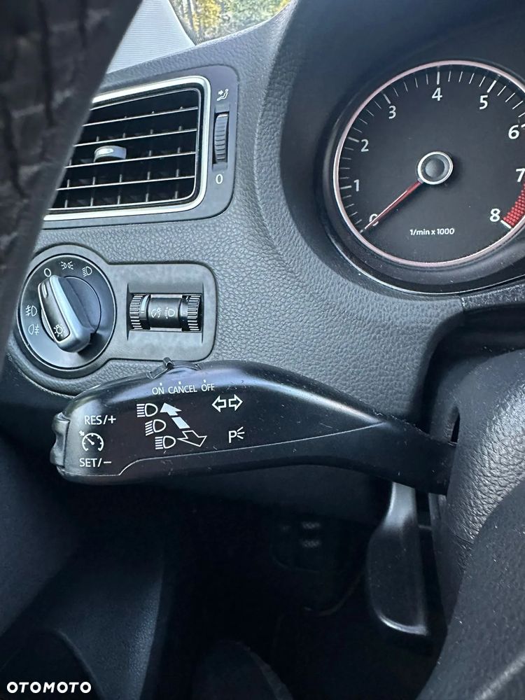 Volkswagen Polo 1.2 TSI Highline DSG - 5