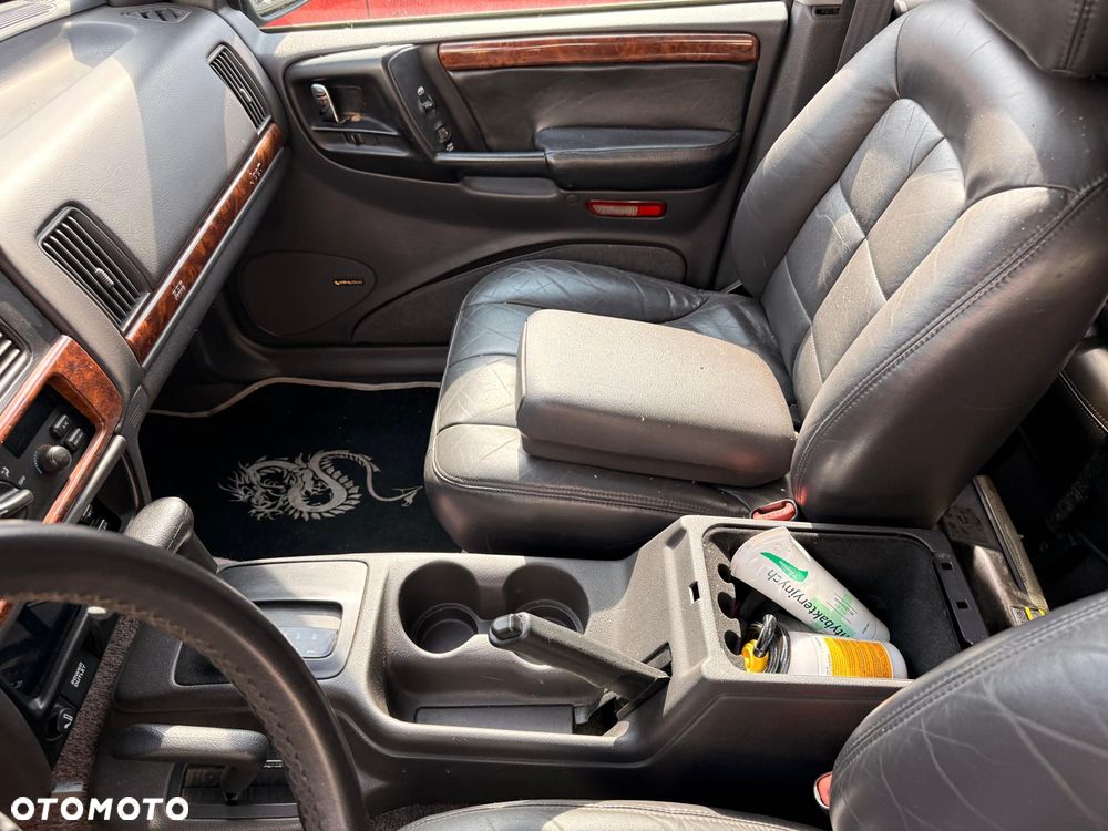 Jeep Grand Cherokee - 9