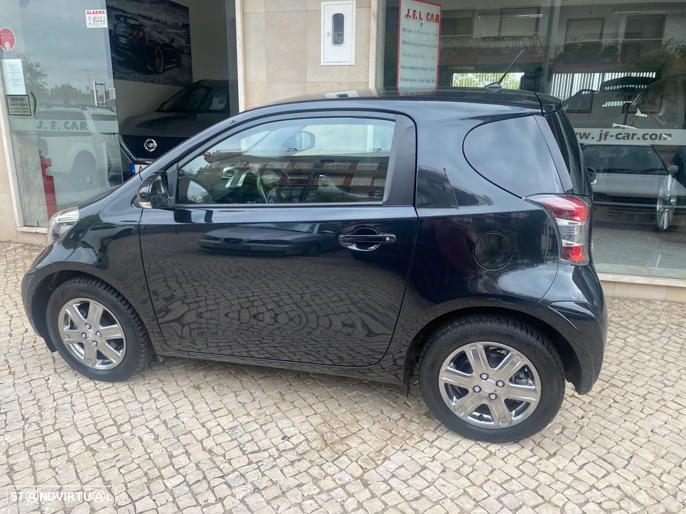Toyota iQ 1.0 Multidrive + - 11