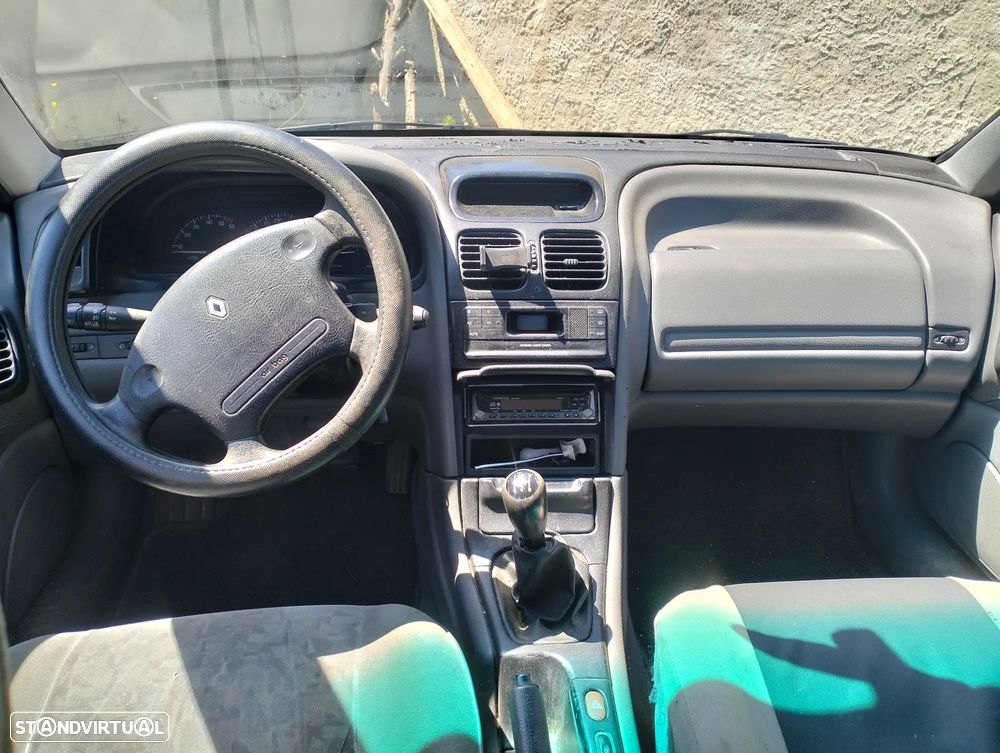 Renault Laguna ver-2-2-dt-rt - 5