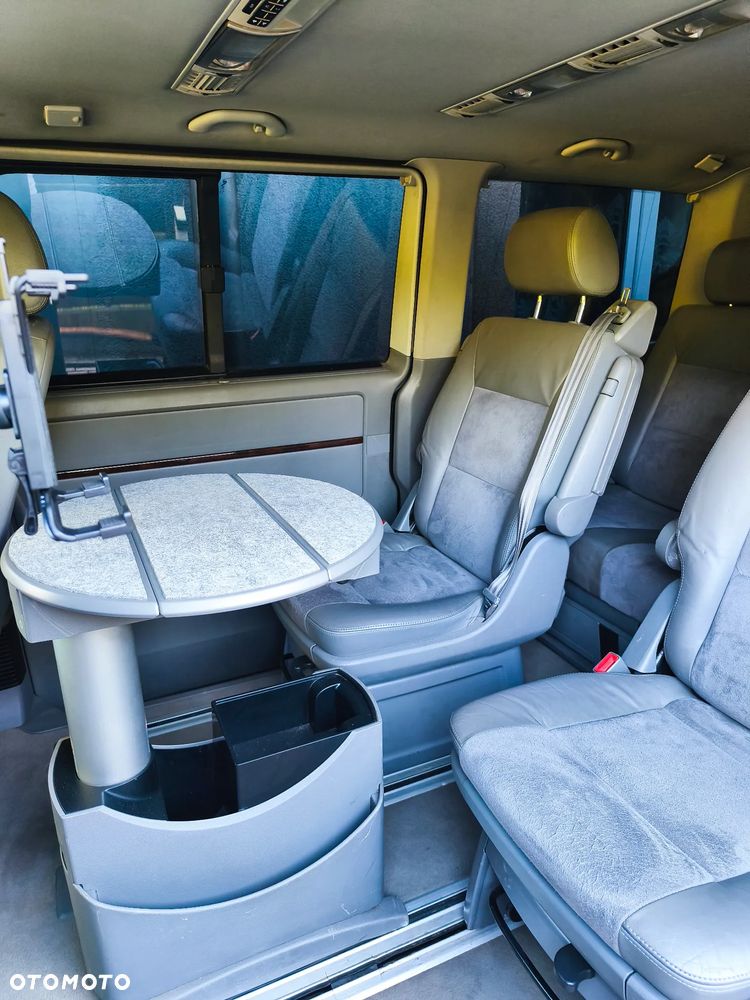 Volkswagen Multivan - 9