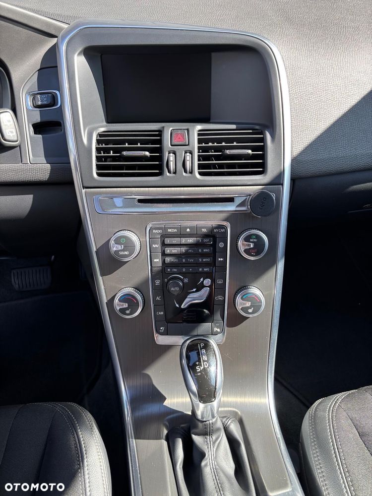 Volvo XC 60 D3 Momentum - 25