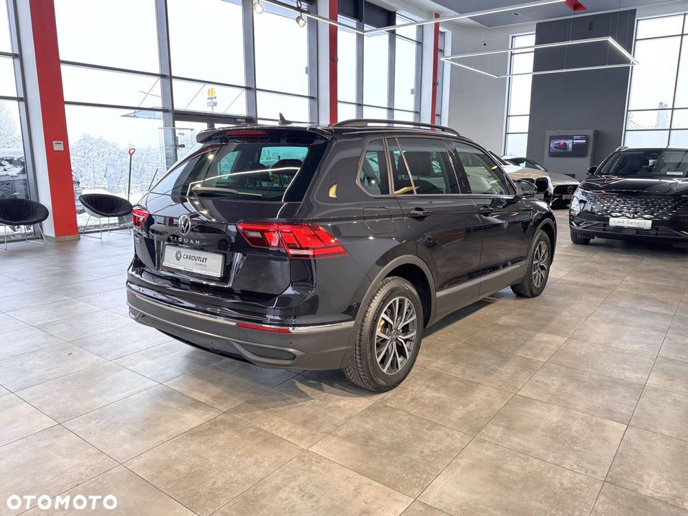 Volkswagen Tiguan - 9