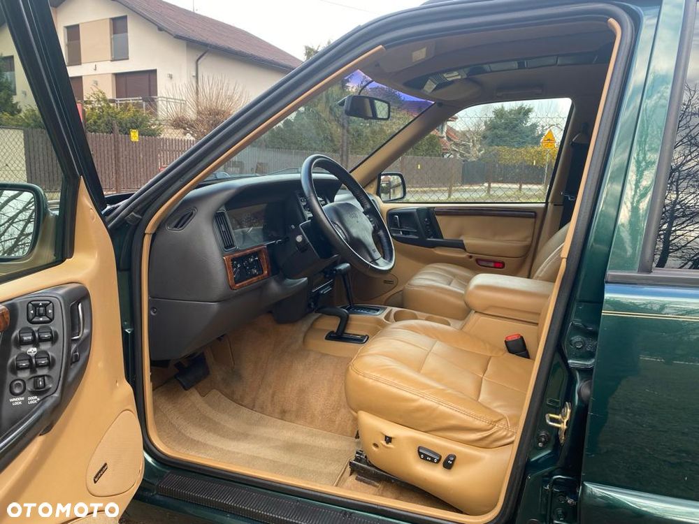 Jeep Grand Cherokee - 11