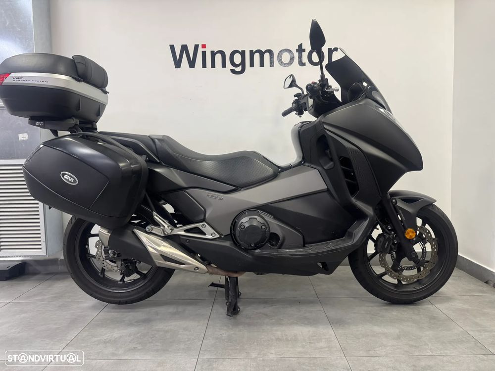 Honda Integra 750 - 1