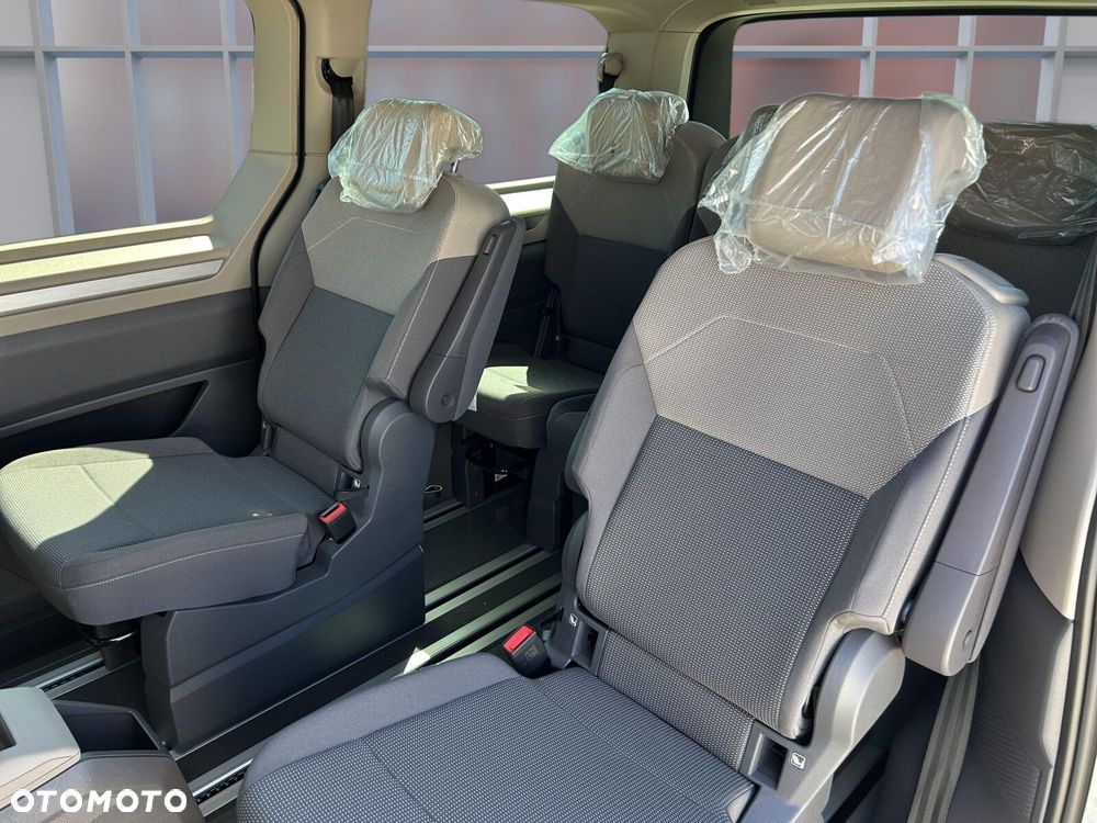 Volkswagen Multivan - 17