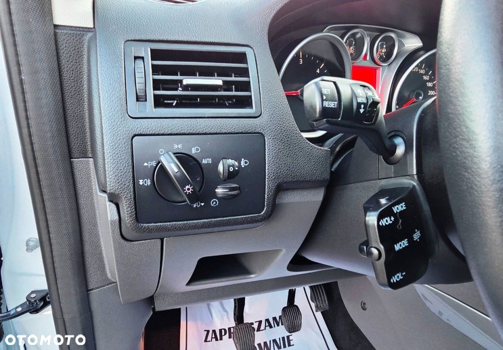 Ford Kuga - 17