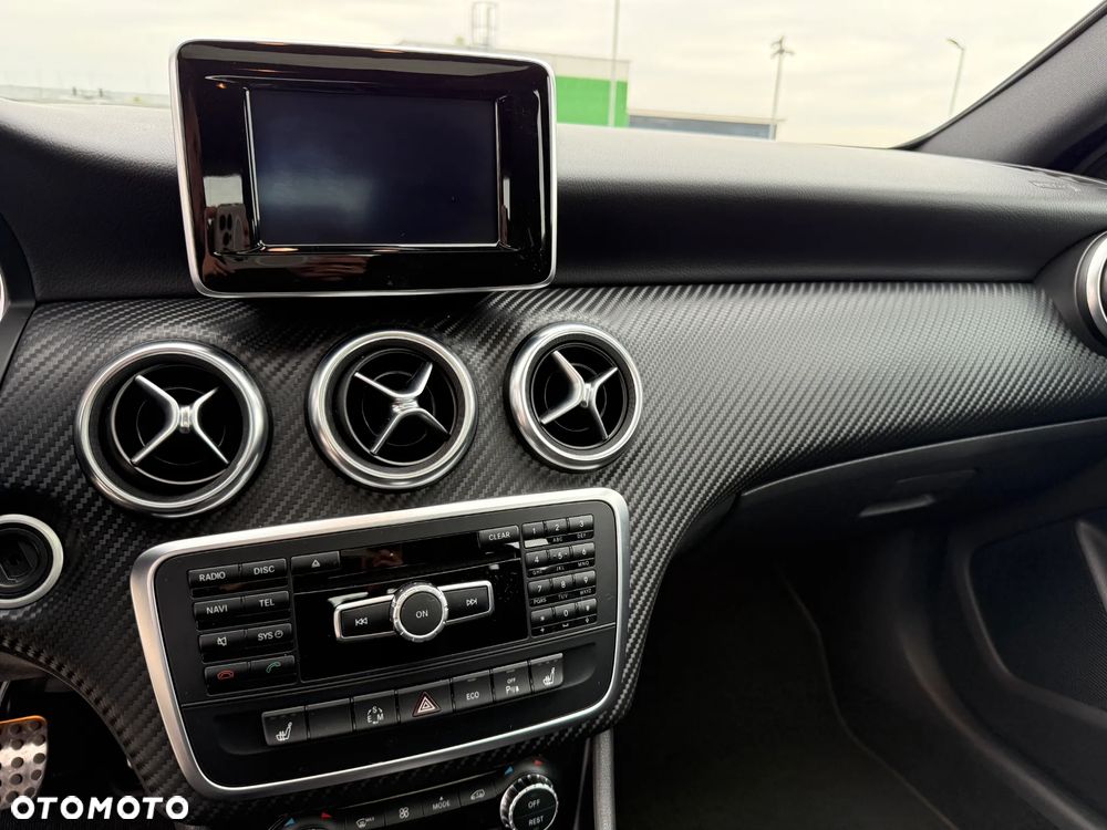 Mercedes-Benz Klasa A 250 4Matic 7G-DCT AMG Line - 29