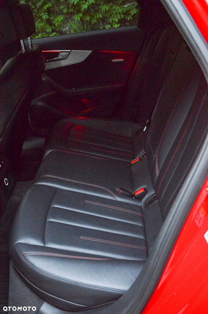 Audi A4 Limousine 35 TFSI mHEV S Line S tronic - 39
