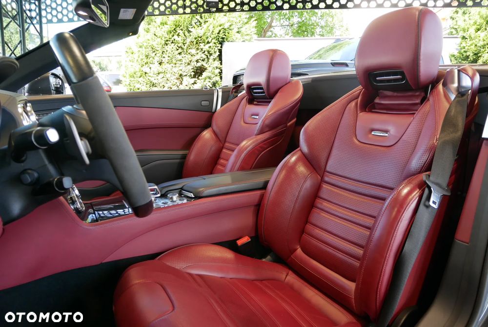 Mercedes-Benz SL 63 AMG - 12