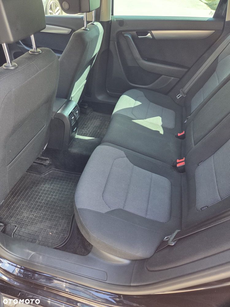 Volkswagen Passat - 8