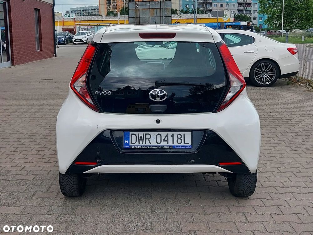 Toyota Aygo x-play - 4