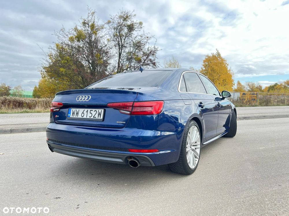 Audi A4 Limousine - 5