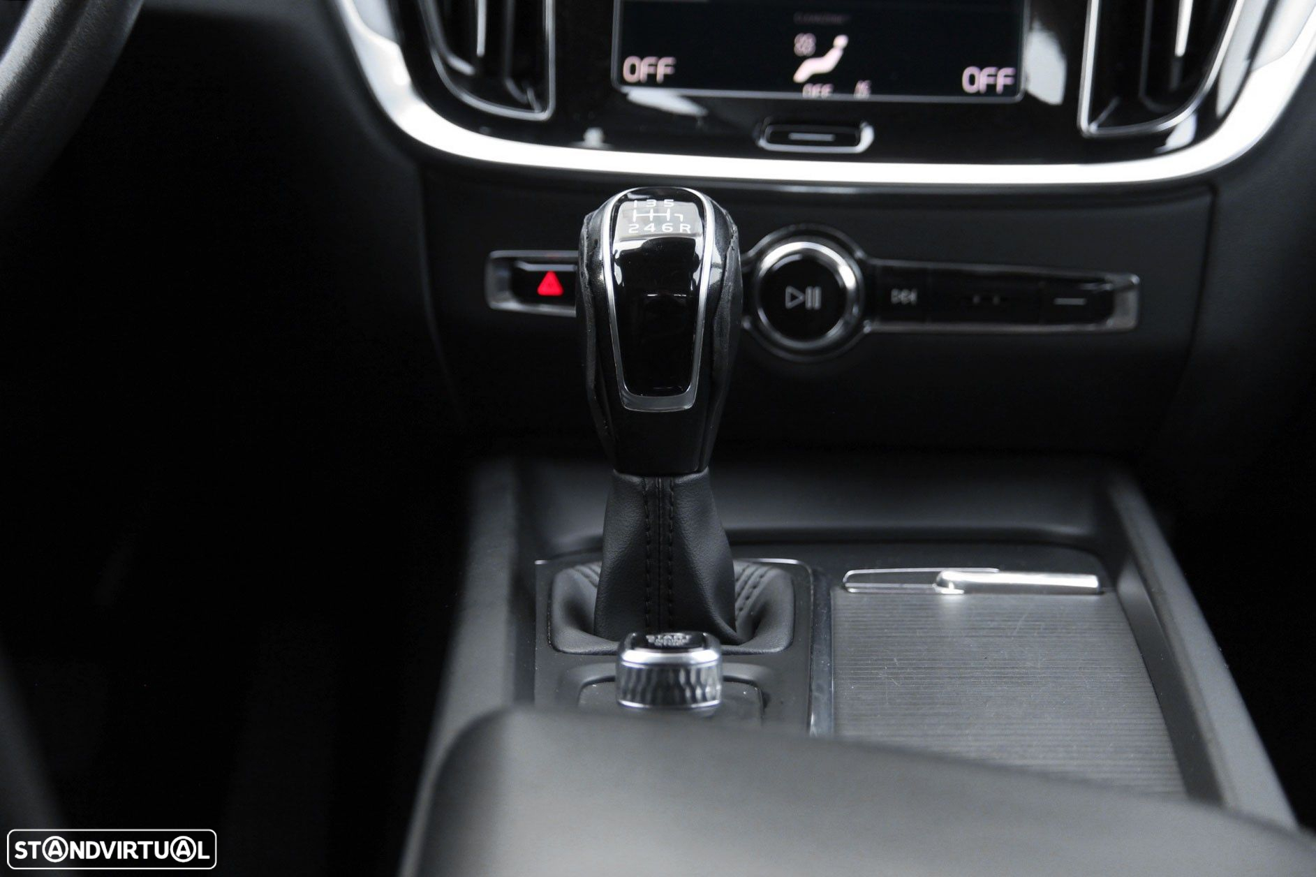 Volvo V60 2.0 D3 Momentum - 21