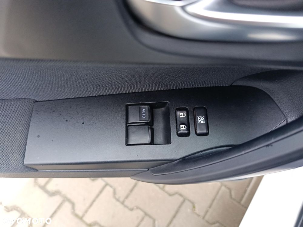 Toyota Auris 1.33 VVT-i Active - 23