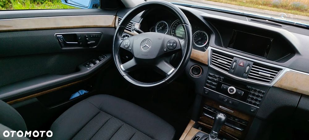 Mercedes-Benz Klasa E - 21