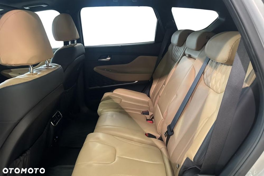 Hyundai Santa Fe 1.6 Plugin-Hybrid 4WD SEVEN Signature - 17