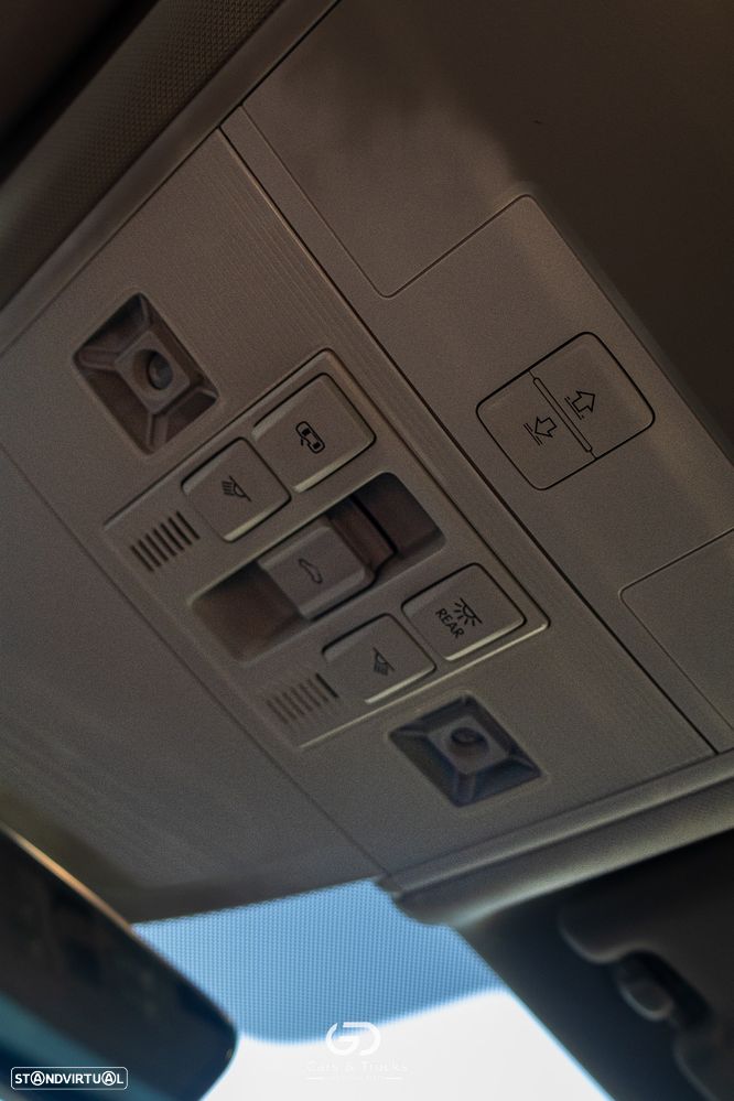 VW Golf Variant 2.0 TDi R-Line - 43