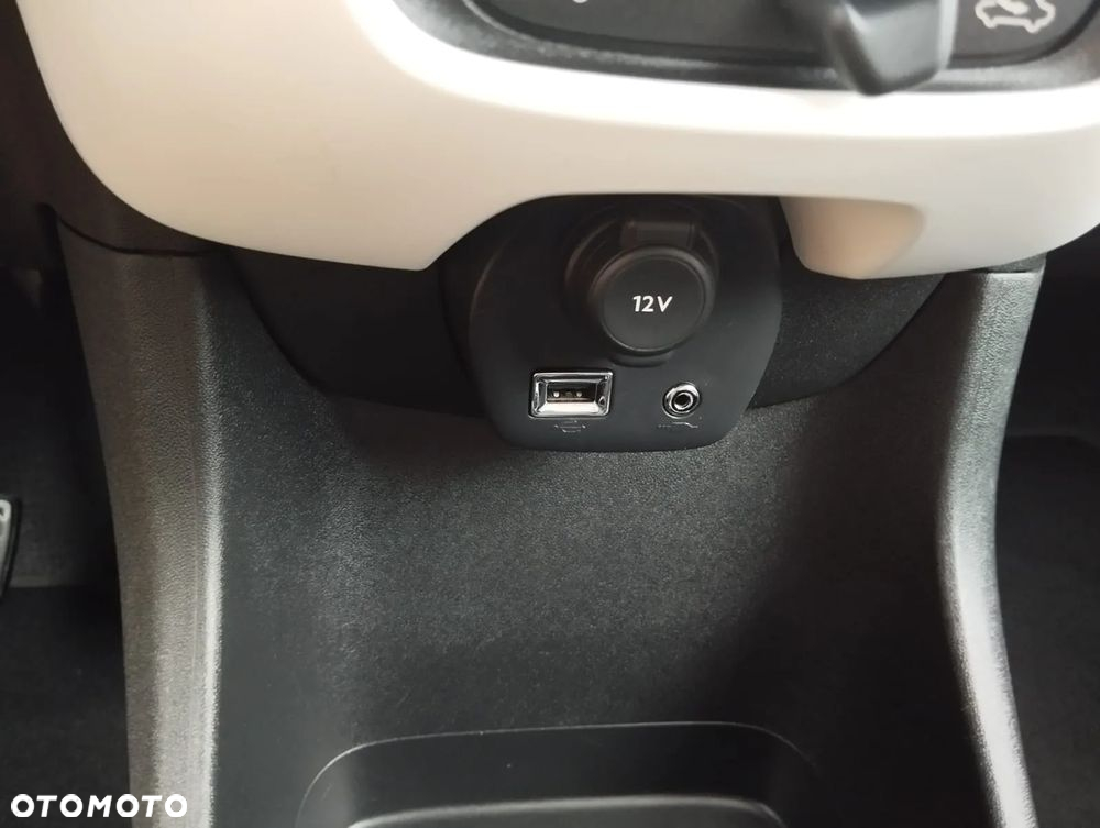 Peugeot 108 PureTech 82 Top Style - 25