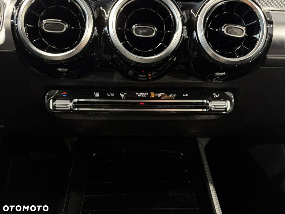 Mercedes-Benz GLB - 27