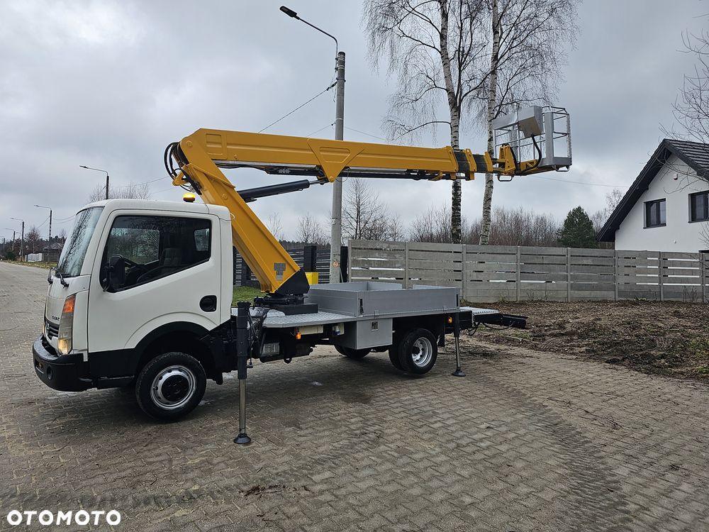 Nissan Cabstar . 2,5 diesel. - 2
