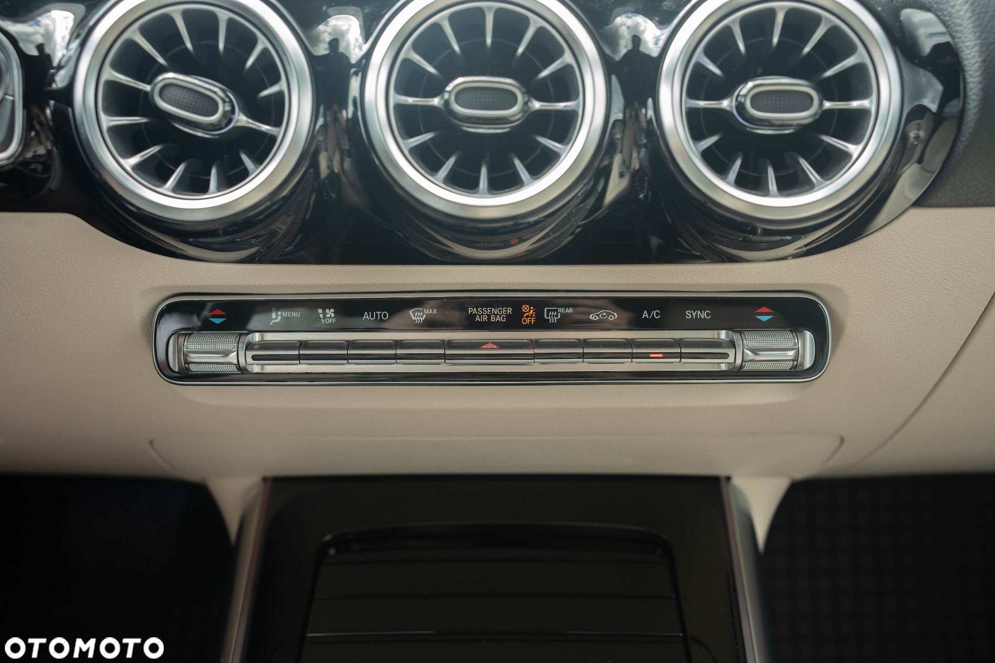 Mercedes-Benz GLA 200 Style - 22