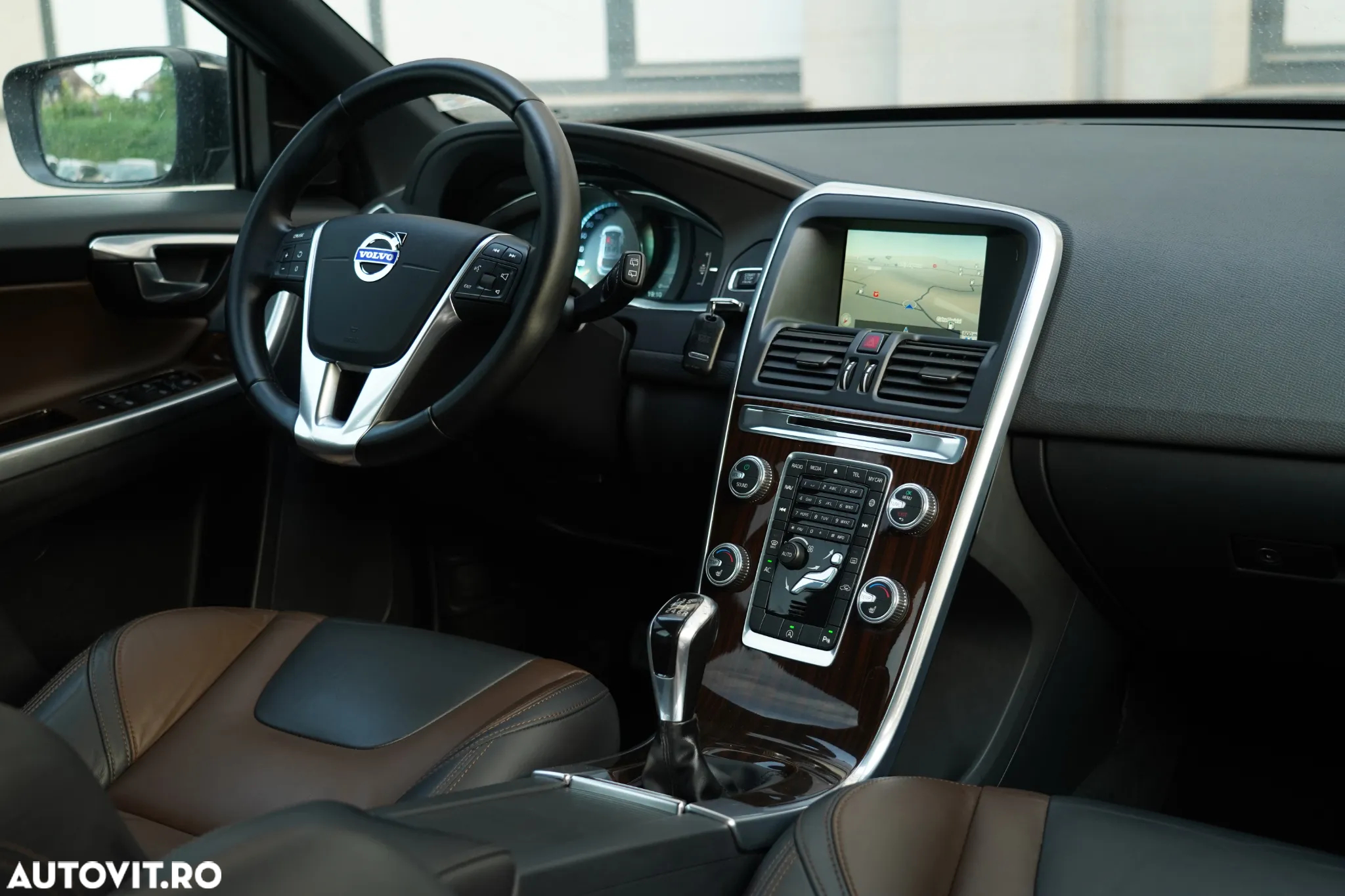 Volvo XC 60 D4 Ocean Race - 11