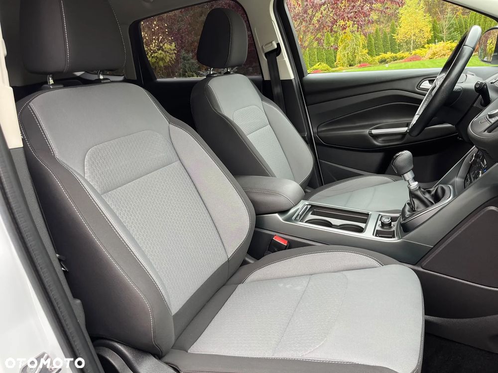 Ford Kuga - 34