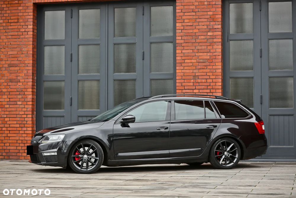 Skoda Octavia 2.0 TDI DSG RS - 9