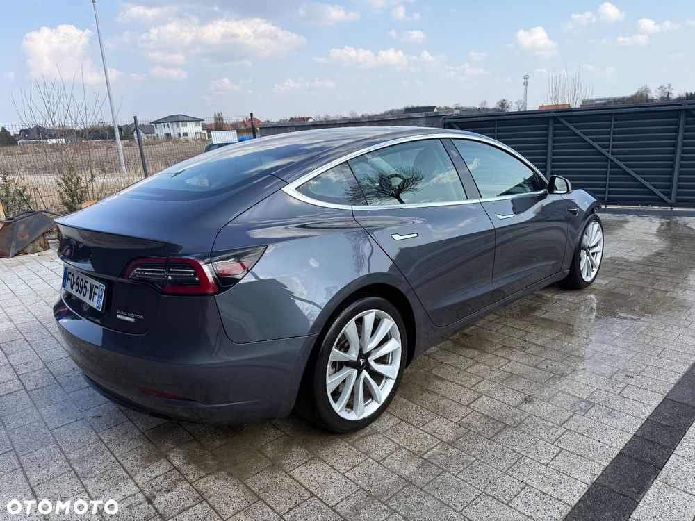 Tesla Model 3 - 5