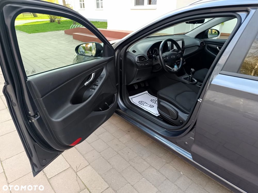 Hyundai i30 blue Kombi 1.6 CRDi Style - 24