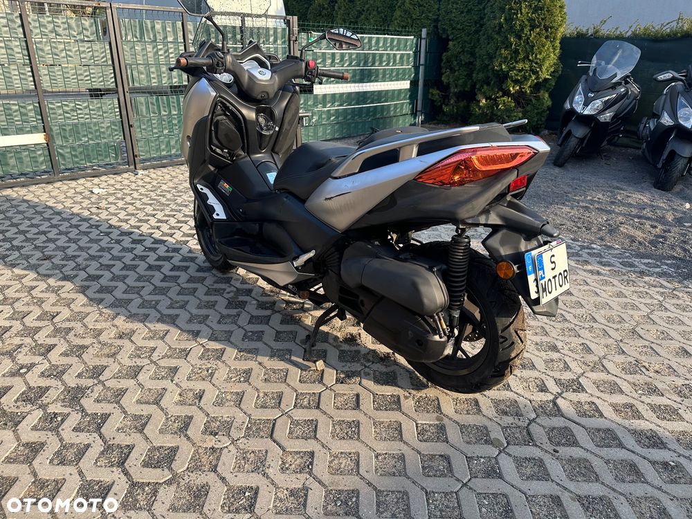 Yamaha X-max - 7