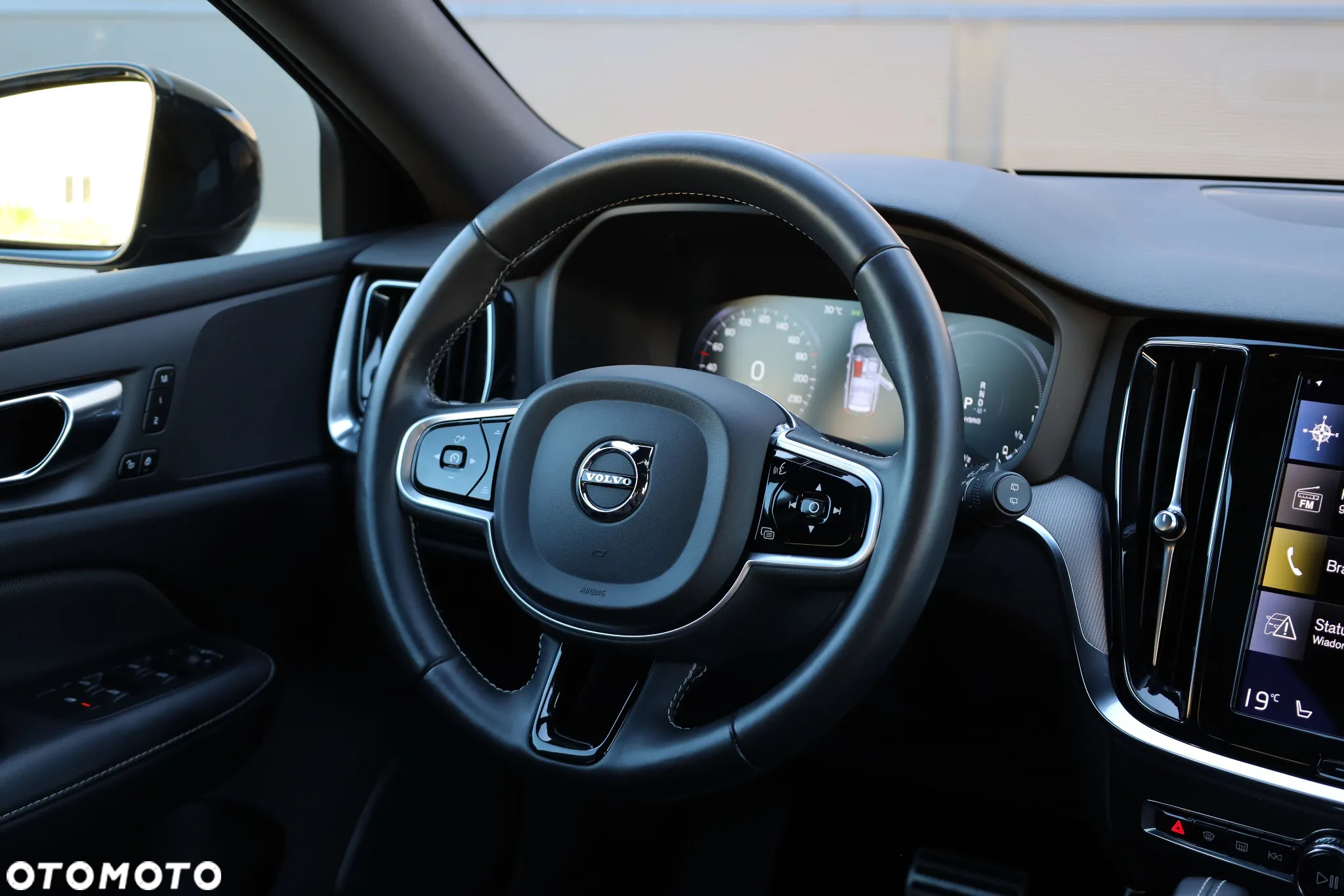 Volvo V60 T6 AWD Recharge Geartronic RDesign - 28