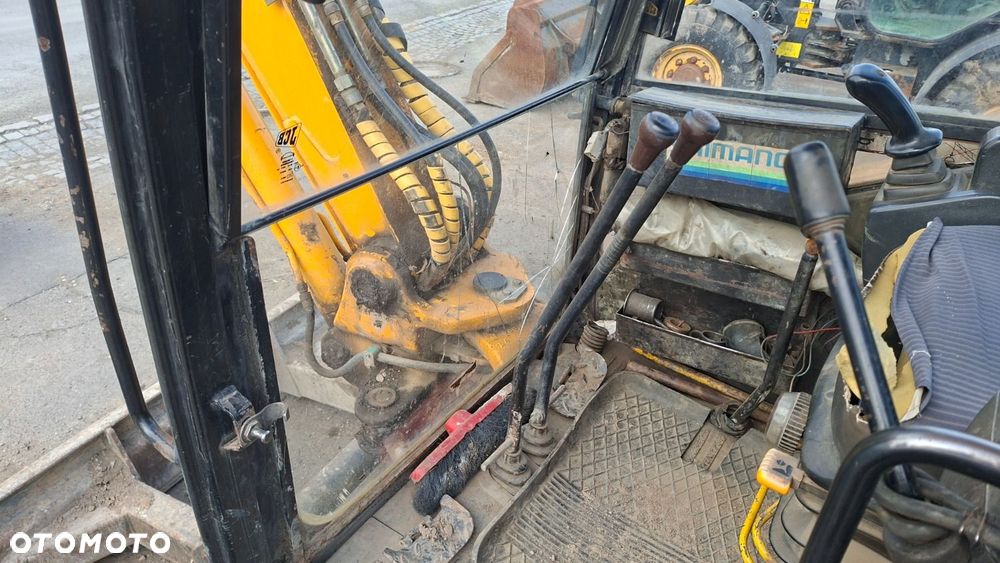JCB 8052 - 11