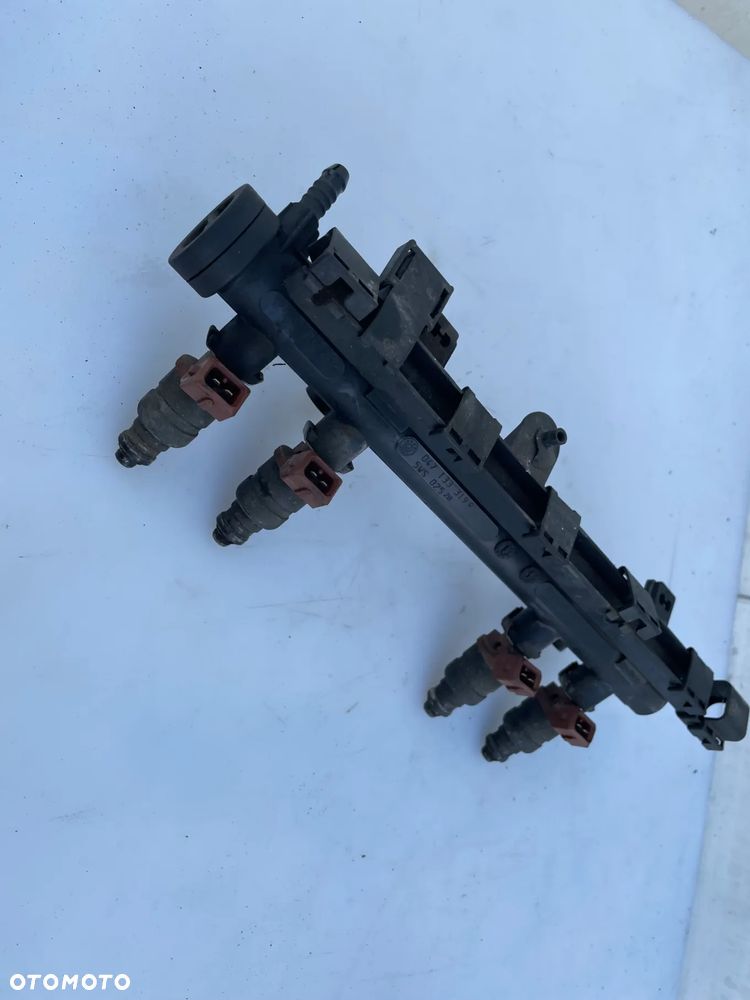 Listwa wtryskowa wtryski Skoda Fabia I 1.4 MPI 047133319Q 047906031 - 4