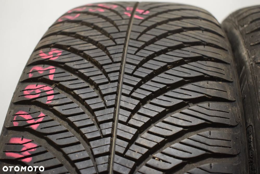 R18 225/45 Goodyear Vector 4 Seasons GEN-2 Run Flat - 2