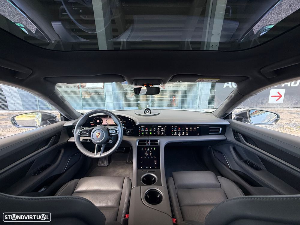 Porsche Taycan Sport Turismo Turbo S - 24