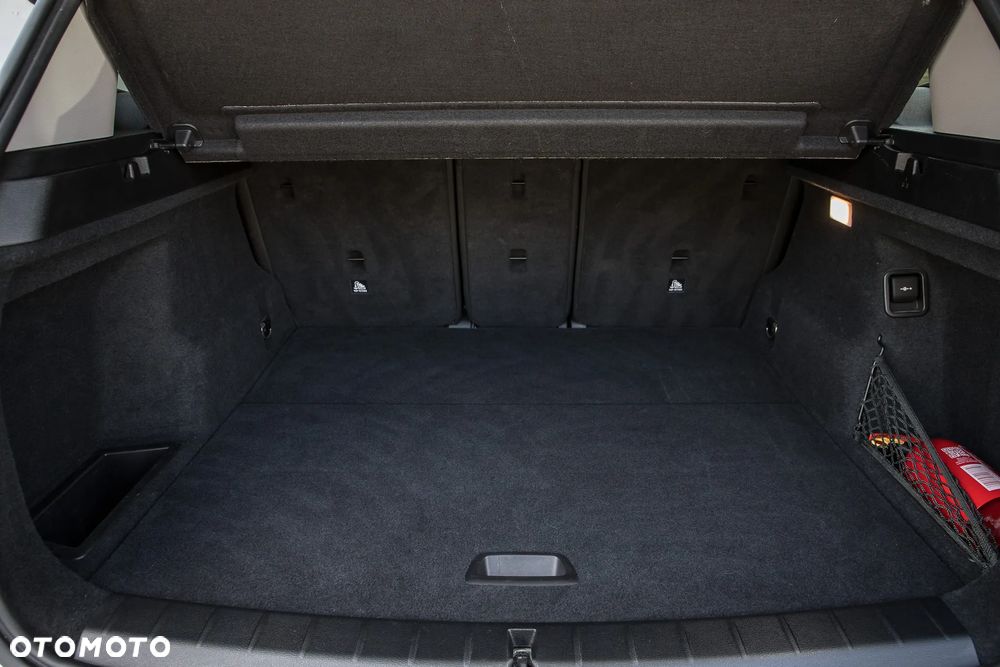 BMW X1 sDrive18d - 33