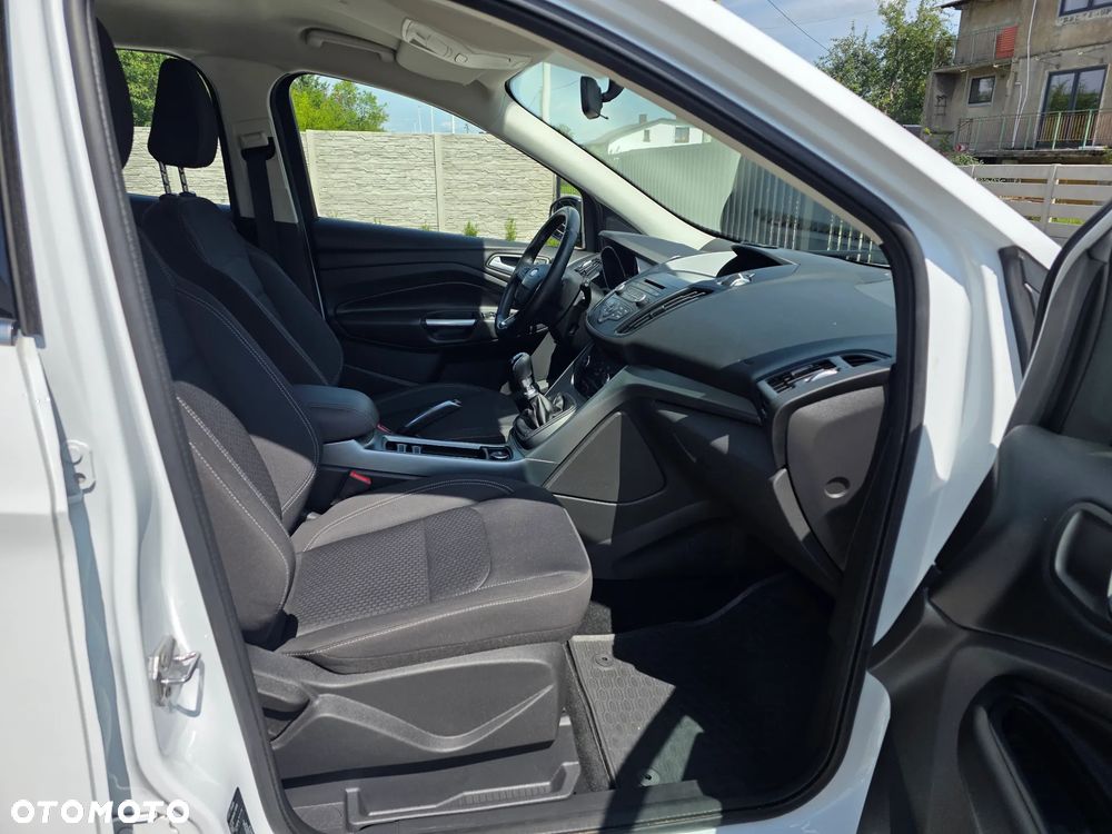 Ford Kuga 1.5 EcoBoost 2x4 Trend - 6